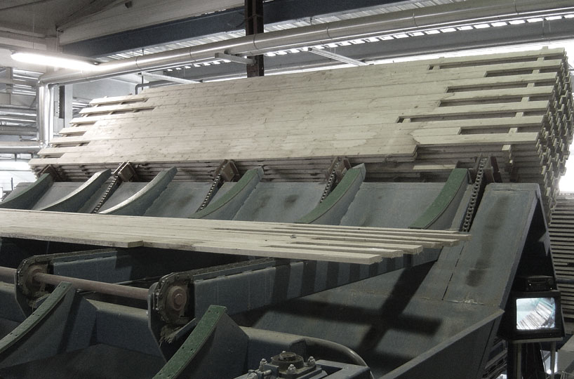 Modernization of stick-stacking machine at green sawn timber handling line (Sokolsky DOK)